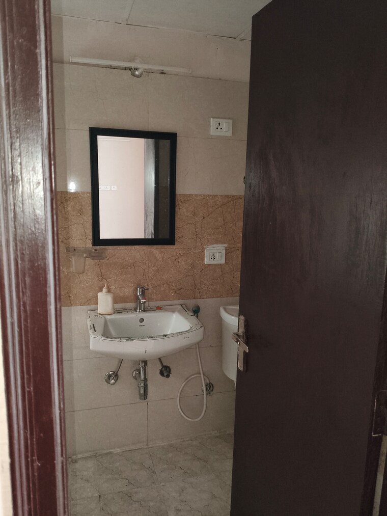 Bathroom, noida extension 3 Bedroom 1115 Sq.Ft. Apartment In Noida Extension Greater Noida 9487926