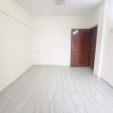 Room in 1 BHK Apartment at Siddhivinayak Plaza CHS, Shimpoli – for Rent