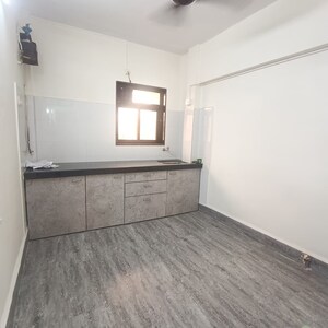 Room in 1 BHK Apartment at Siddhivinayak Plaza CHS, Shimpoli – for Rent