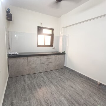 Room in 1 BHK Apartment at Siddhivinayak Plaza CHS, Shimpoli – for Rent