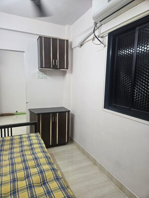 Bedroom in 1 BHK Apartment at Vakola – for Rent