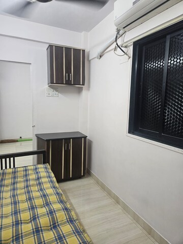 Bedroom in 1 BHK Apartment at Vakola – for Rent