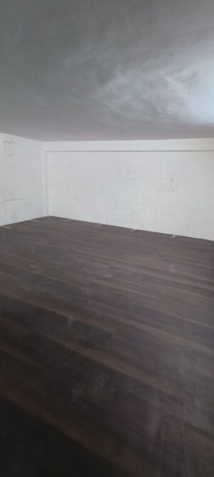 Room in  Industrial Plot at Punjani Industrial Estate, Hans Nagar – for Rent