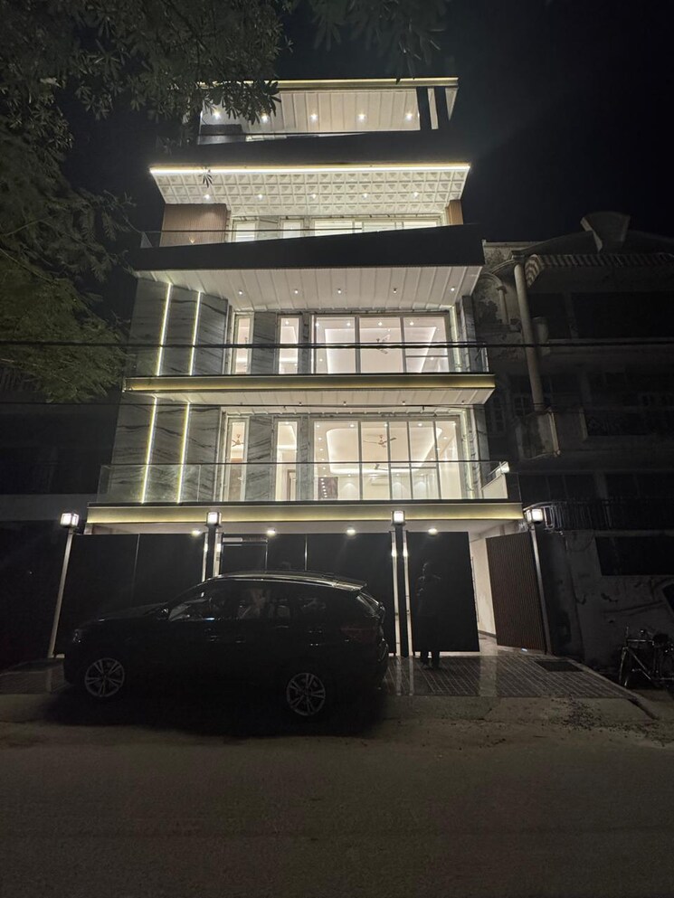 Exterior View, nizamuddin east 3 Bedroom 200 Sq.Yd. Builder Floor In Nizamuddin East Delhi 9487946