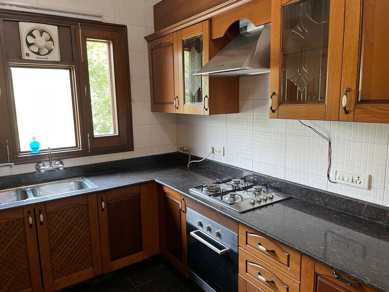 Kitchen, nizamuddin east 3 Bedroom 200 Sq.Yd. Builder Floor In Nizamuddin East Delhi 9487946