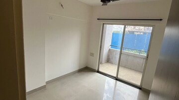 Room in 2 BHK Apartment at Colonnade Apartment, Kharadi – for Rent