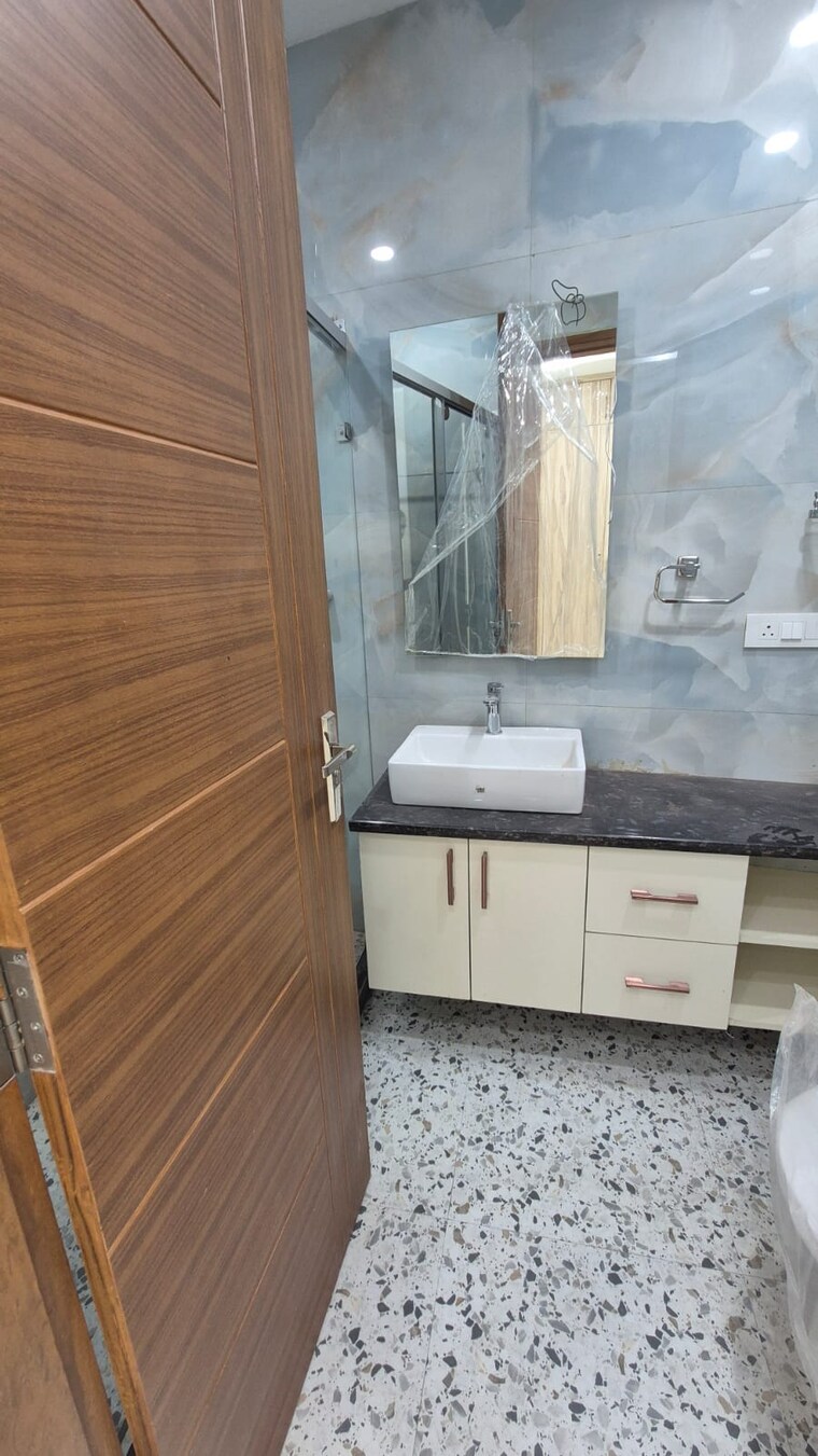 Kitchen, hauz khas 3 Bedroom 1440 Sq.Ft. Builder Floor In Hauz Khas Delhi 9487976