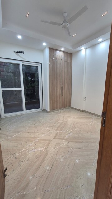 Room in 3 BHK Builder Floor at Hauz Khas – for Sale