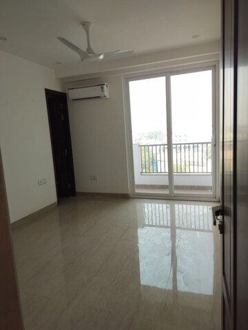 Room in 3 BHK Apartment at Adani Samsara, Sector 60 – for Rent