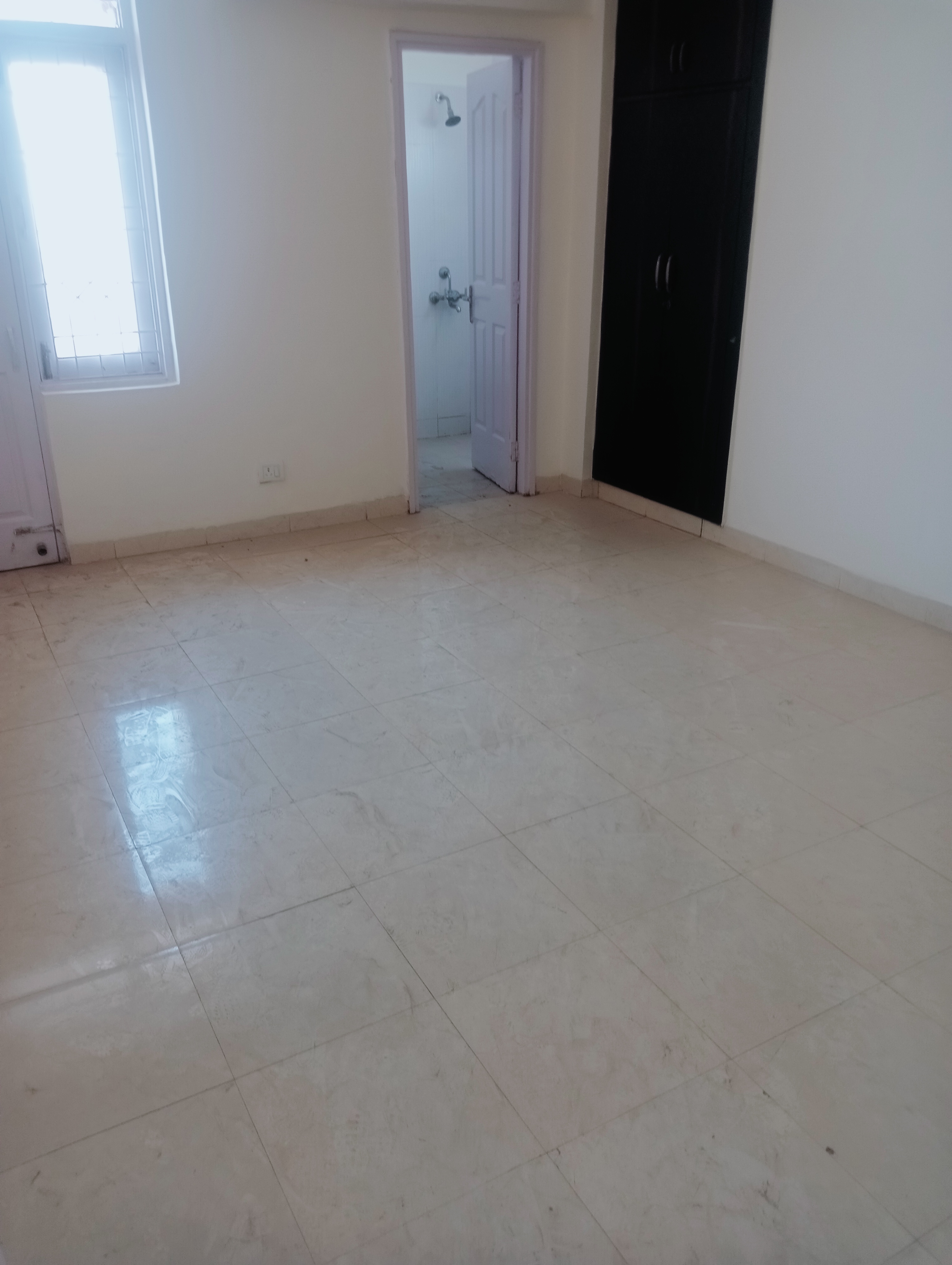 3 BHK + Servant Room Apartment For Rent in Unitech The Residences Gurgaon