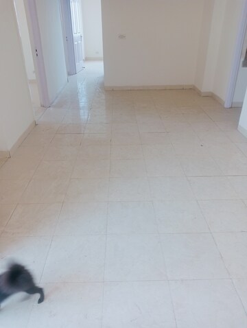 Room in 3 BHK Apartment at Unitech The Residences Gurgaon, Sector 33 – for Rent