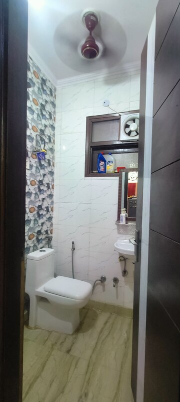 Master Bedroom in 3 BHK Builder Floor at Rohini Sector 25 – for Sale