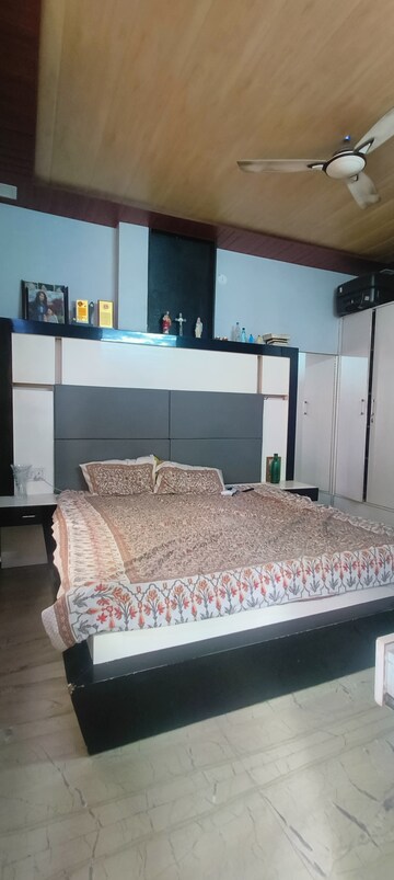 Bedroom in 3 BHK Builder Floor at Rohini Sector 25 – for Sale