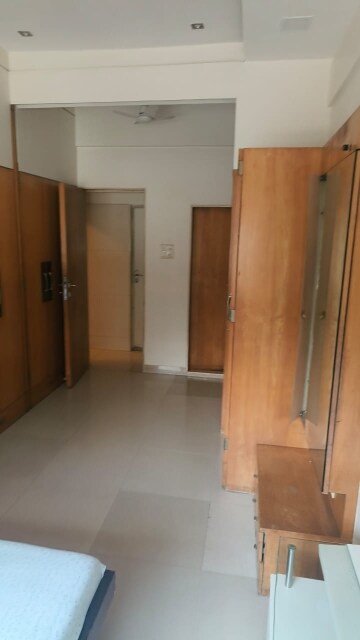 2 BHK Apartment For Rent in Mermit Tower, Lower Parel