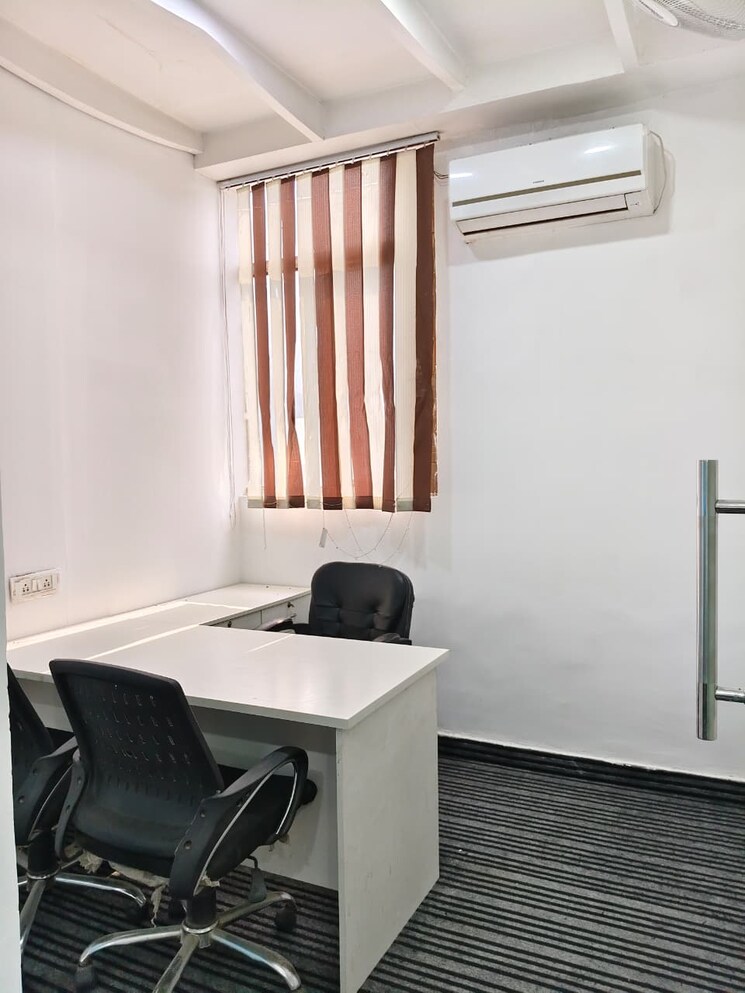 Team Area, sector 63 Commercial Office Space 1260 Sq.Ft. In Sector 63 Noida 9487984