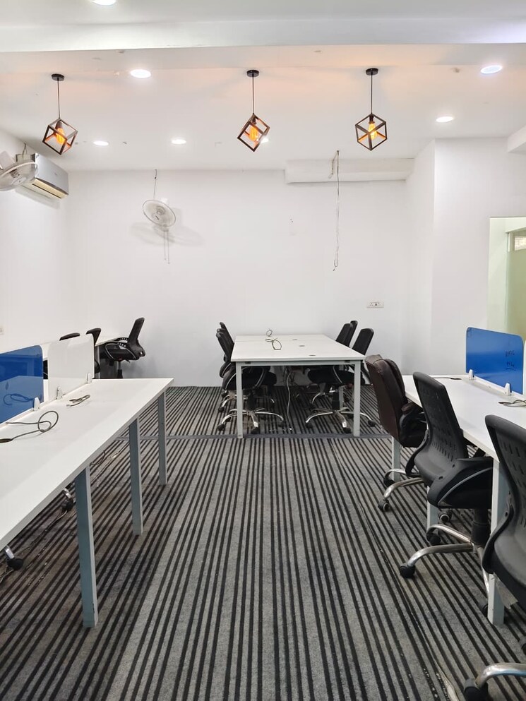 Team Area, sector 63 Commercial Office Space 1260 Sq.Ft. In Sector 63 Noida 9487984