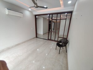 Room in 3 BHK Builder Floor at Palam Vihar Residents Association, Palam Vihar – for Rent