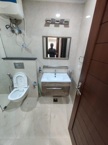 Bathroom in 3 BHK Builder Floor at Palam Vihar Residents Association, Palam Vihar – for Rent