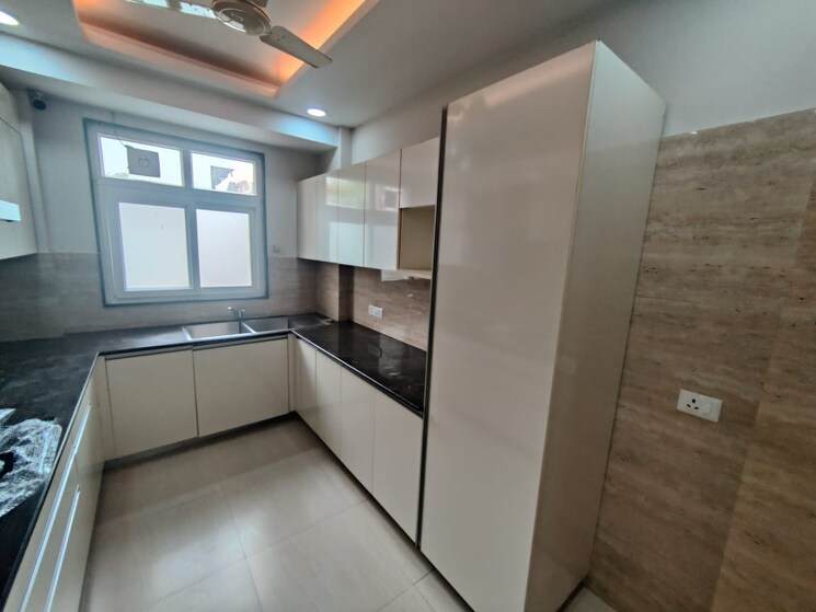 Kitchen, palam-vihar-residents-association 3 Bedroom 270 Sq.Yd. Builder Floor In Palam Vihar Gurgaon 9488024