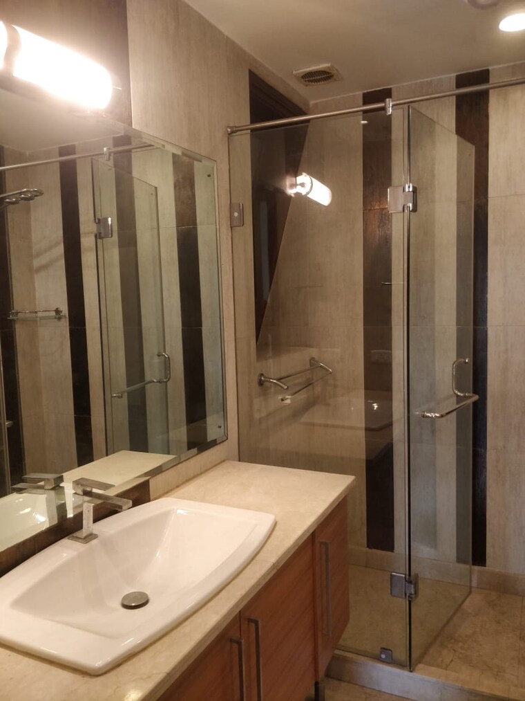 Bedroom, defence colony 4 Bedroom 5000 Sq.Ft. Apartment In Defence Colony Delhi 9488017