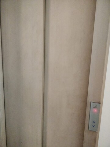 Furnished Amenities in 4 BHK Apartment at Defence Colony – for Rent