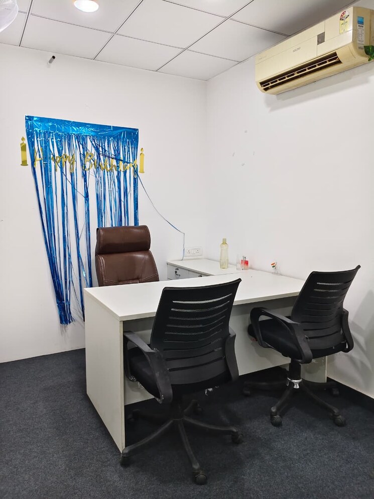 Team Area, sector 63 Commercial Office Space 900 Sq.Ft. In Sector 63 Noida 9488014