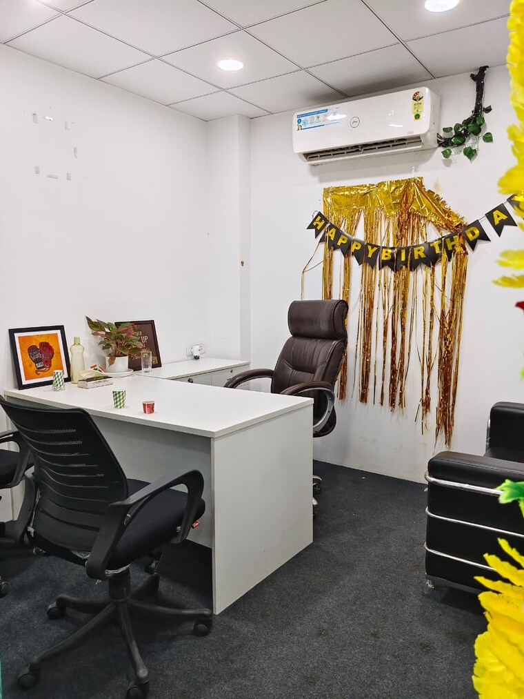 Team Area, sector 63 Commercial Office Space 900 Sq.Ft. In Sector 63 Noida 9488014