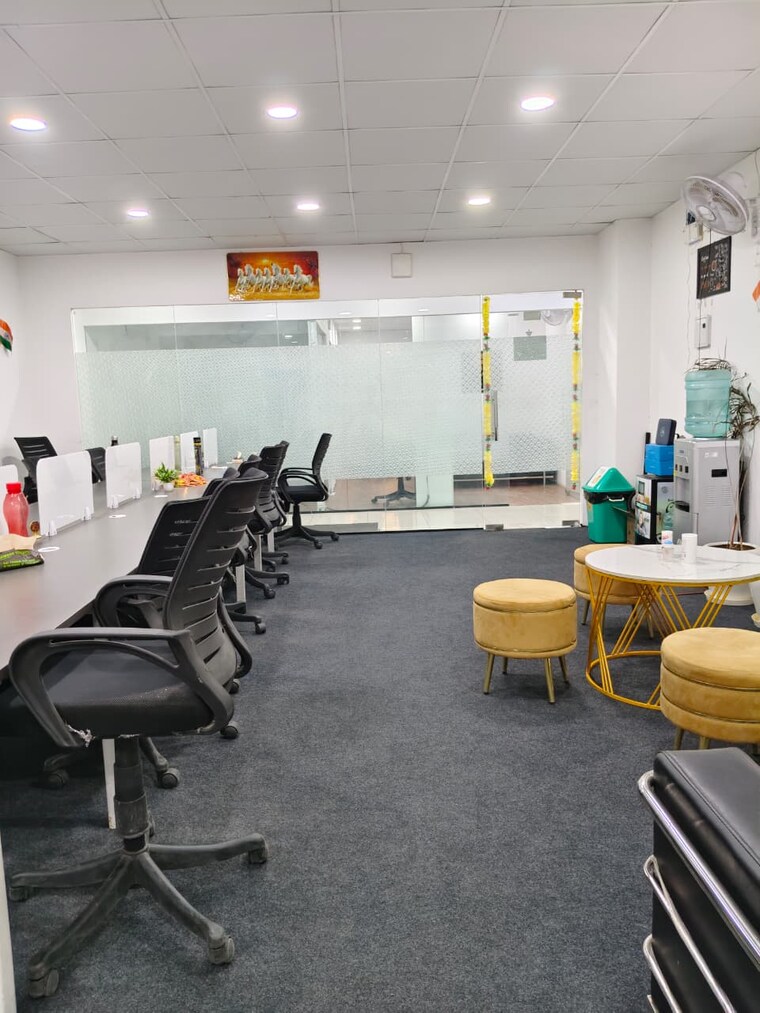 Gym, sector 63 Commercial Office Space 900 Sq.Ft. In Sector 63 Noida 9488014