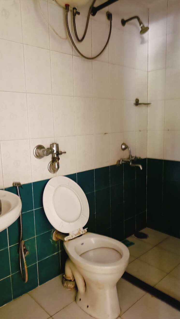 Bathroom, hiranandani-estate 1 Bedroom 620 Sq.Ft. Apartment In Ghodbunder Road Thane 9488085