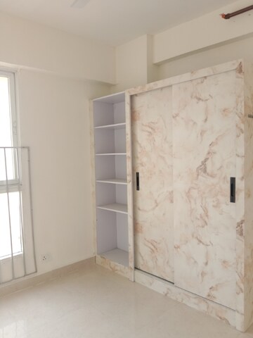 Room in 2 BHK Apartment at Signature Global Prime, Sector 63a – for Rent