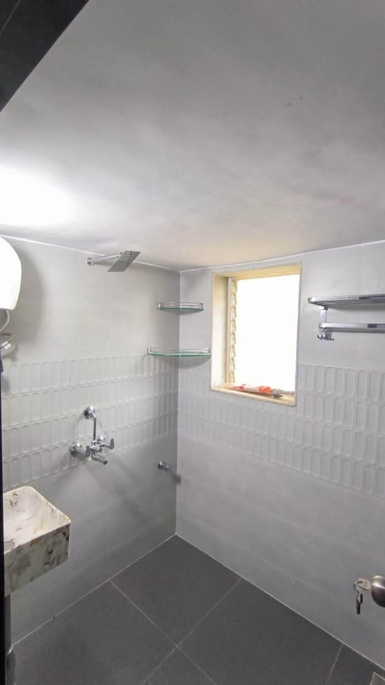 Bathroom, gurudev-apartment 2 Bedroom 800 Sq.Ft. Apartment In Prabhadevi Mumbai 9488105