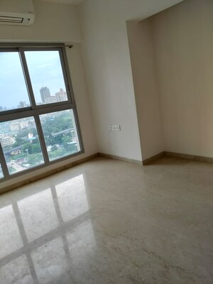 Room in 2 BHK Apartment at Piramal Vaikunth, Balkum Pada – for Rent