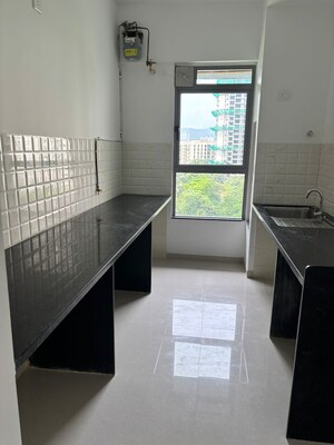 2 BHK Apartment For Sale in Kalpataru Immensa, Kolshet Road
