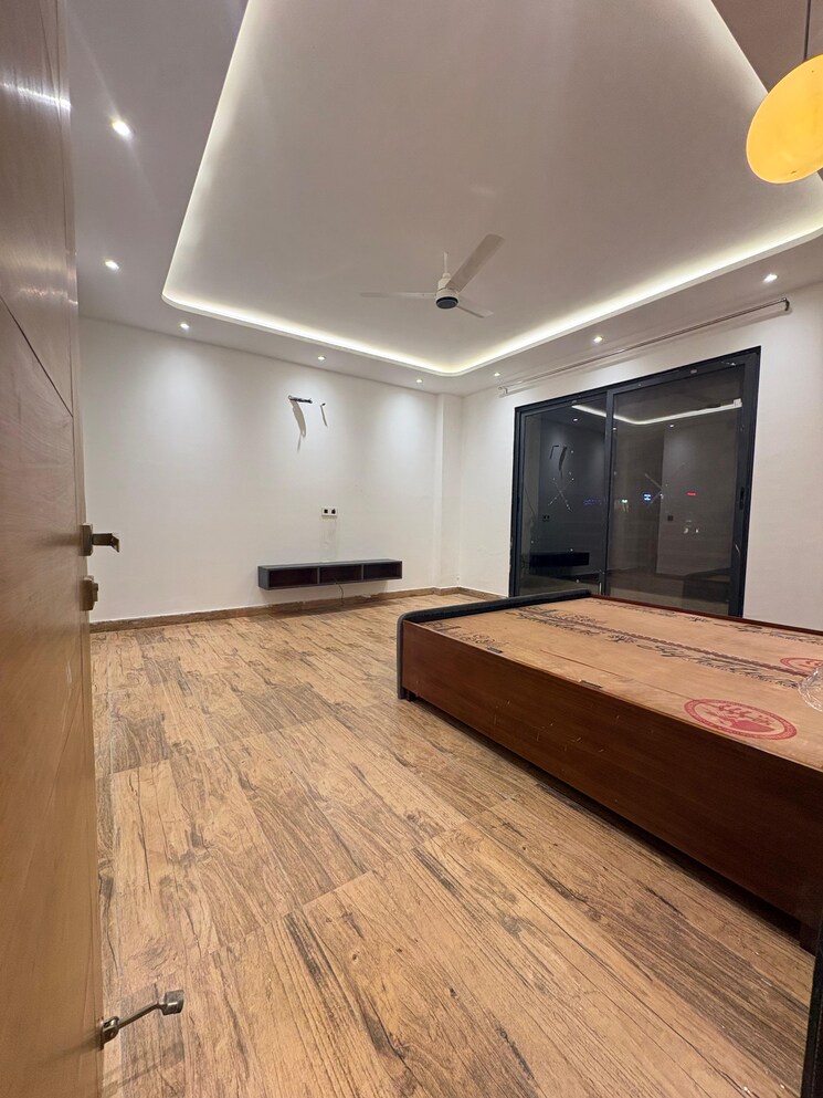 Room, sector 43 4 Bedroom 4140 Sq.Ft. Builder Floor In Sector 43 Gurgaon 9488159