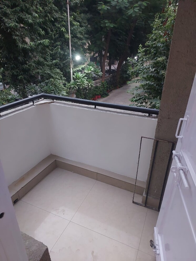 Balcony, rail-vihar-sector-30 2 Bedroom 1050 Sq.Ft. Apartment In Sector 30 Noida 9488157