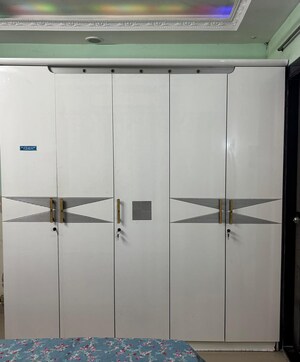 Furnished Amenities in 3 BHK Apartment at Shiv Shivam Apartment, Andheri West – for Rent