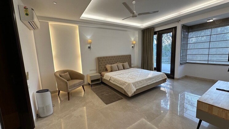 Living Room, defence colony 3 Bedroom 2700 Sq.Ft. Apartment In Defence Colony Delhi 9488136