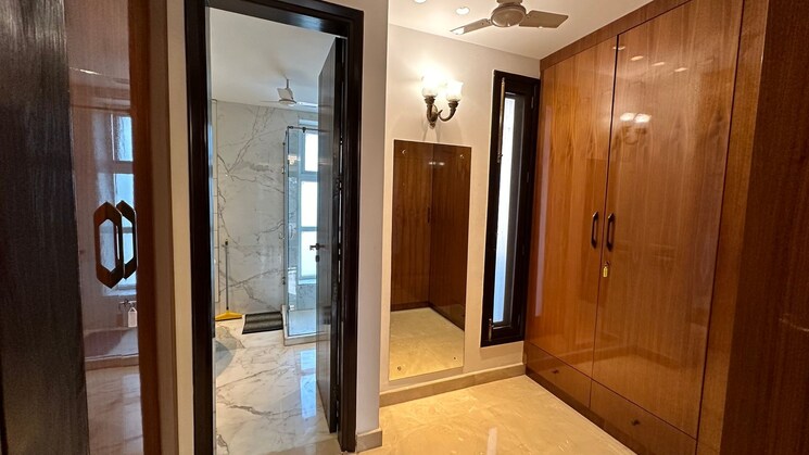 Room, defence colony 3 Bedroom 2700 Sq.Ft. Apartment In Defence Colony Delhi 9488136