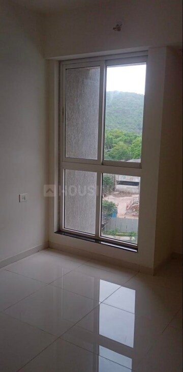 2 BHK Apartment For Rent in Godrej Emerald, Ghodbunder Road