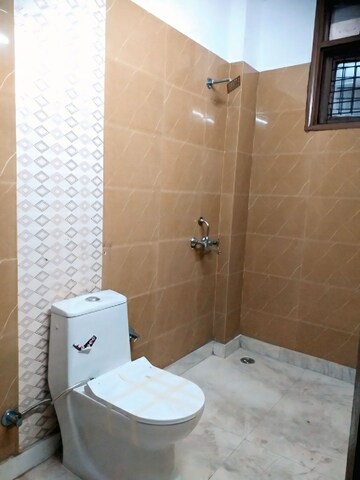 Bathroom in 3 BHK Builder Floor at East Patel Nagar – for Rent