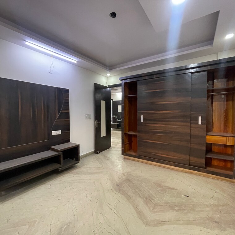 Room, rohini sector 24 3 Bedroom 1400 Sq.Ft. Builder Floor In Rohini Sector 24 Delhi 9488278