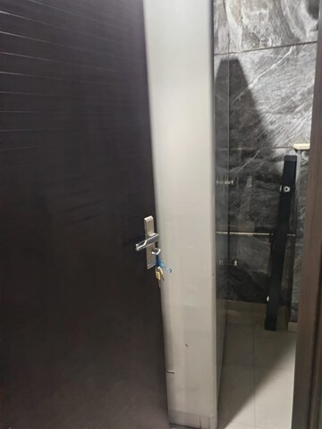 Bathroom in 4 BHK Builder Floor at DLF City Phase IV, Dlf Phase iv – for Rent