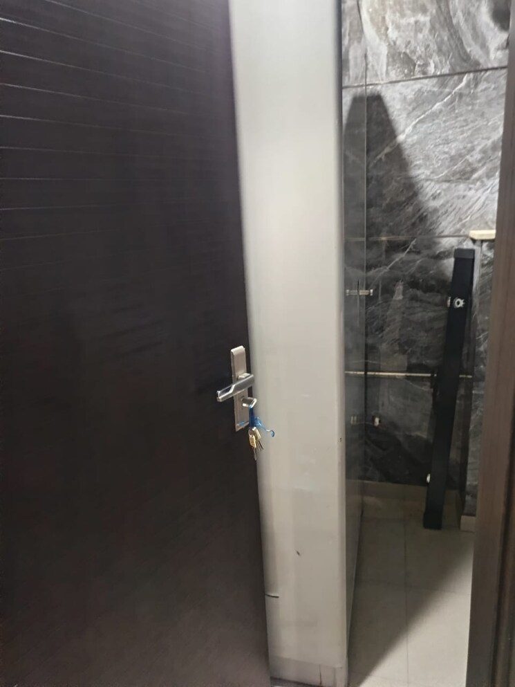 Bathroom, dlf-city-phase-iv 4 Bedroom 3300 Sq.Ft. Builder Floor In Dlf Phase iv Gurgaon 9488288