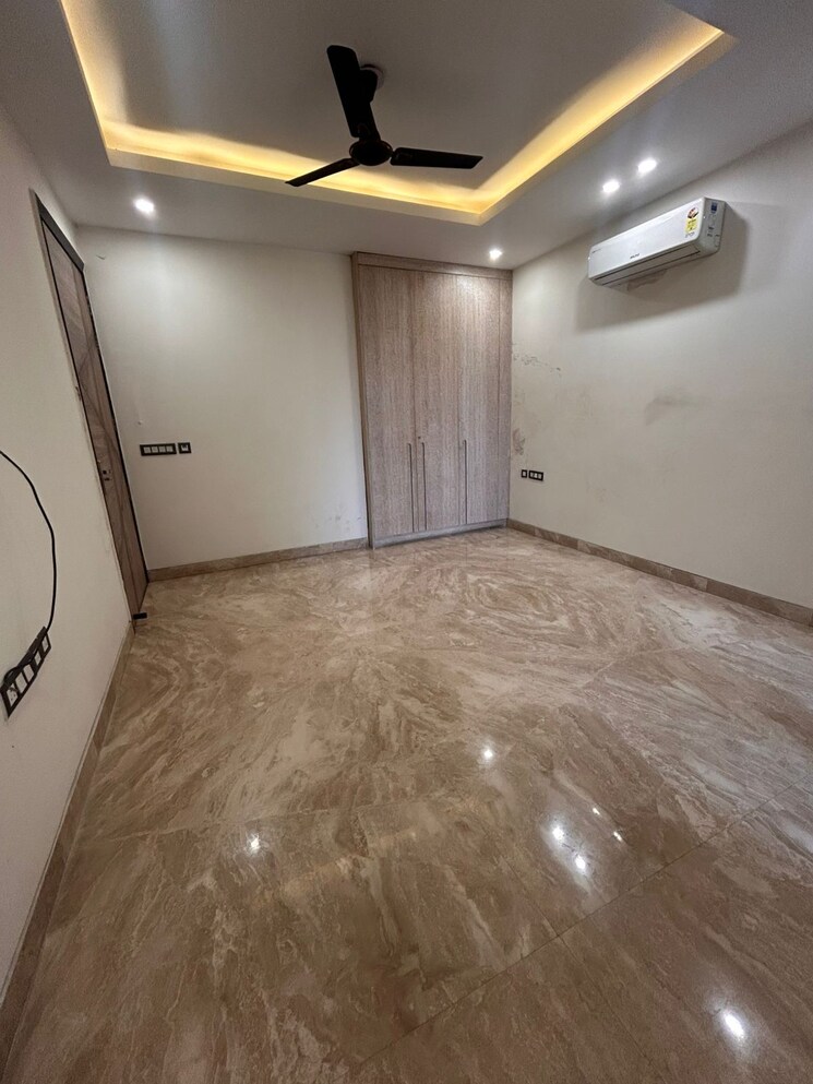 Room, gupta-awas 4 Bedroom 3200 Sq.Ft. Builder Floor In Sector 43 Gurgaon 9488336