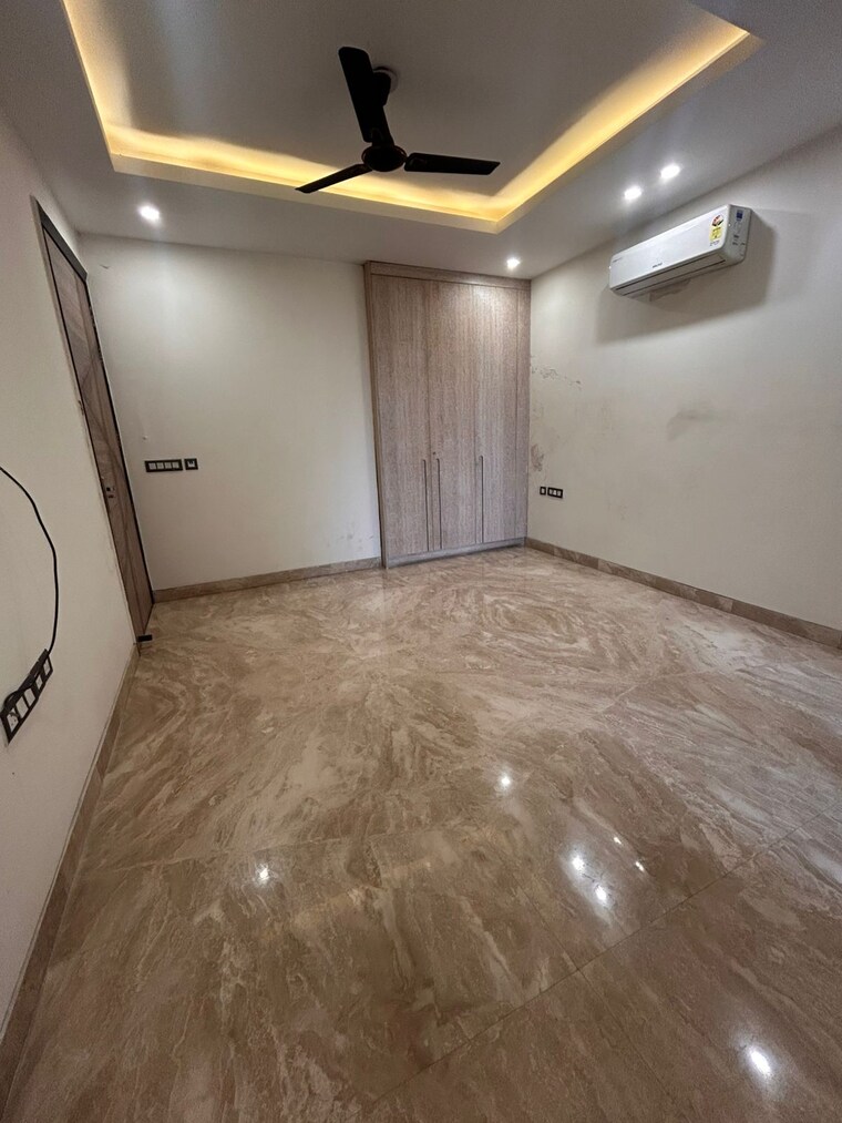 Room, gupta-awas 4 Bedroom 3200 Sq.Ft. Builder Floor In Sector 43 Gurgaon 9488336