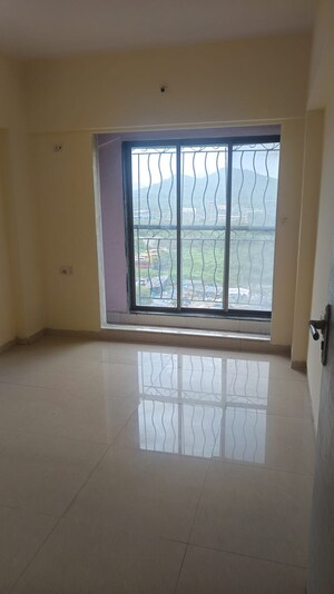 Room in 3 BHK Apartment at Gaurav Woods, Mira Road – for Sale