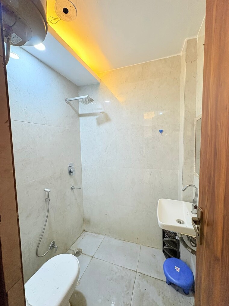 Bathroom, chattarpur 1 Bedroom 445 Sq.Ft. Builder Floor In Chattarpur Delhi 9488340