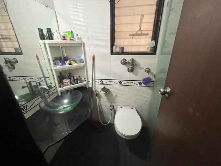 Attached Bathroom, lake-pleasant 2 Bedroom 910 Sq.Ft. Apartment In Powai Mumbai 9488335