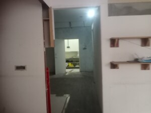 Furnished Amenities in  Showroom at Alkapuri – for Rent