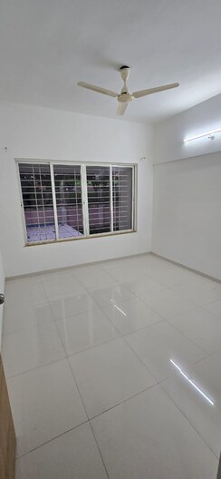 2 BHK Apartment For Sale in Kumar Piccadilly